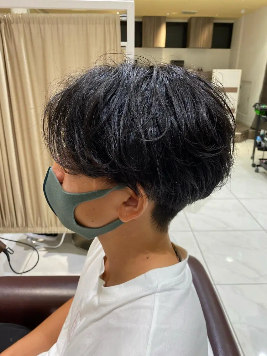 パーマ メンズ センターパート メンズパーマ 刈り上げ スパイラルパーマ 佐々木 拓海のヘアスタイル