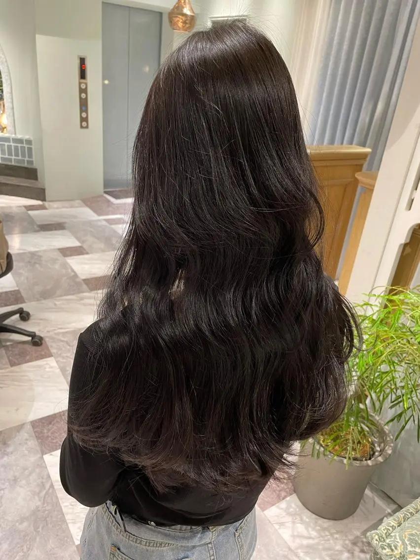 カラー ベージュカラー 黒髪 ブリーチ ブルーカラー ブルーブラック ヘアカラー 木屋元一/縮毛矯正 /前髪/レイヤーのヘアスタイル