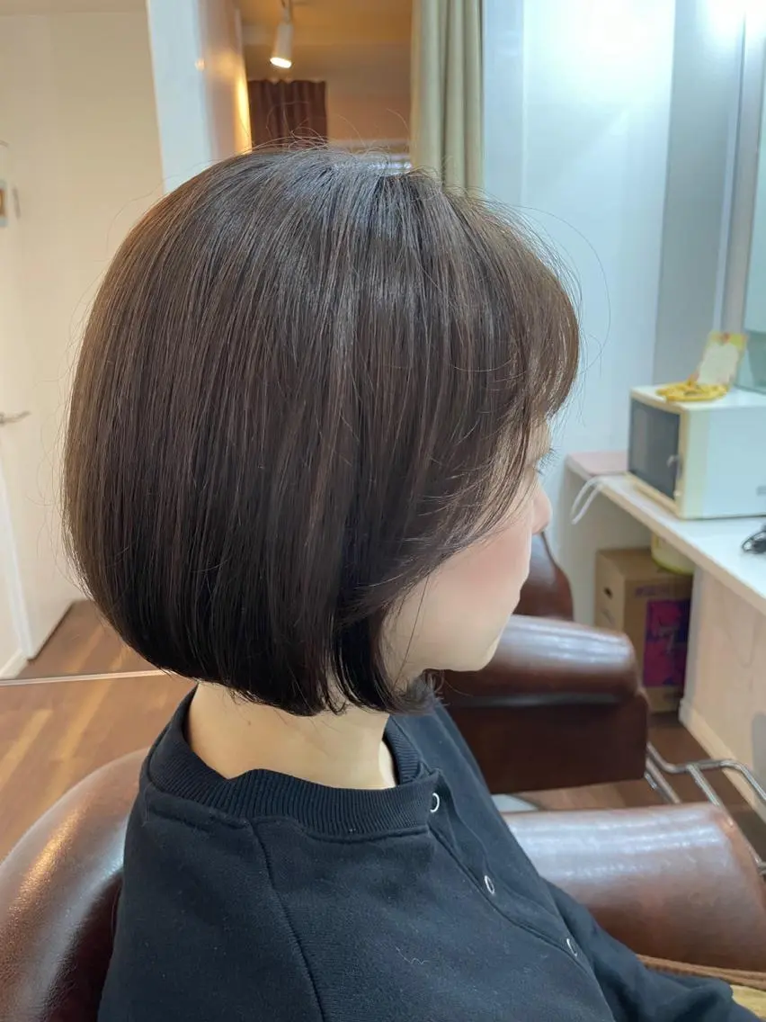 ショート ボブ レイヤーカット 似合わせカット ヘアカラー 🌈elua yukaのヘアスタイル