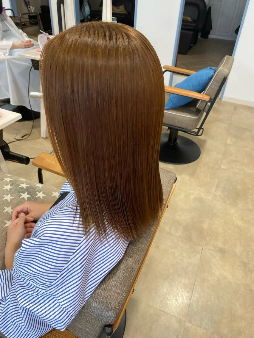 セミロング パーマ 饒平名 知也のヘアスタイル