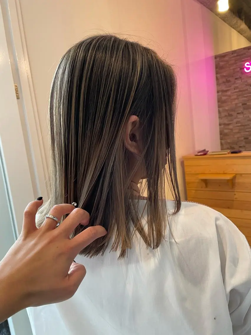ミディアム カラー バレイヤージュ レイヤーカット ヘアカラー YUI/ ブリーチカラー🌷のヘアスタイル