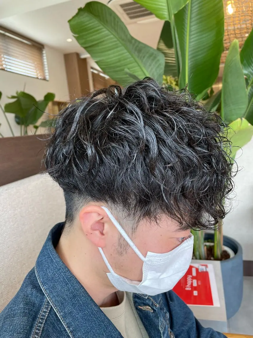 ショート パーマ スパイラルパーマ 松井 竜輝のヘアスタイル