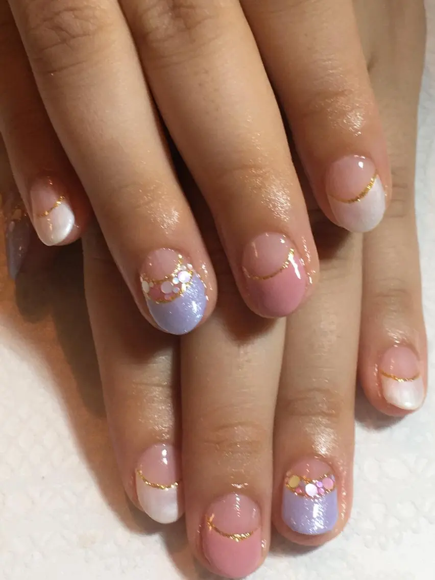 ネイル ホログラムネイル パステルネイル 古川 里美のネイルデザイン