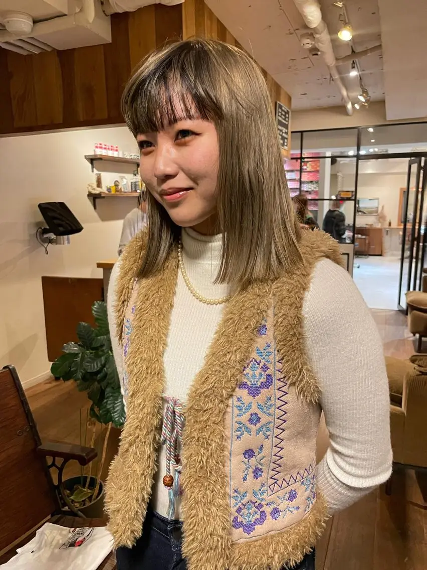 ミディアム カラー ブリーチ ダブルカラー ファッションに 溶け込むstyleのヘアスタイル