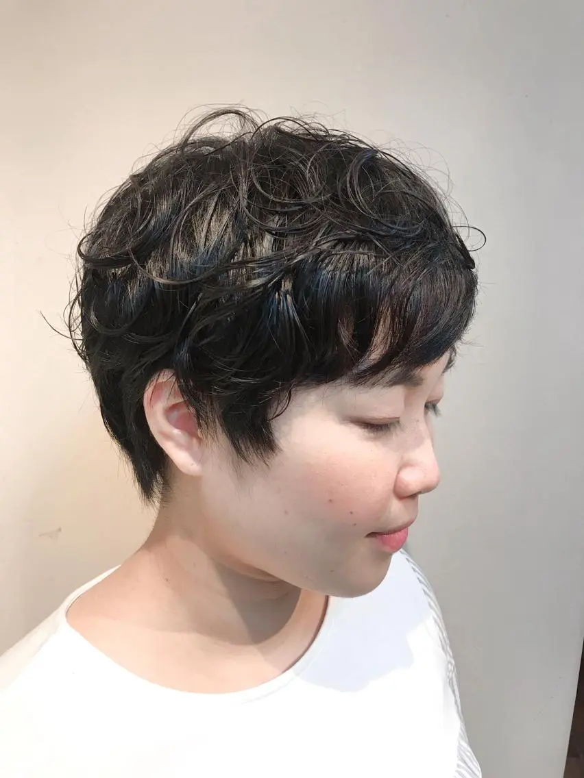 ショート パーマ 矢部 江里奈のヘアスタイル