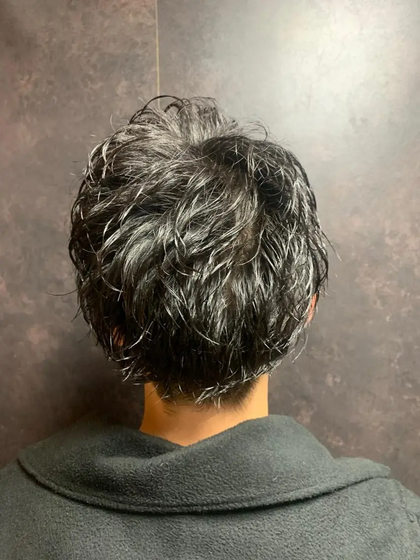 ショート パーマ 山内 敢史のヘアスタイル