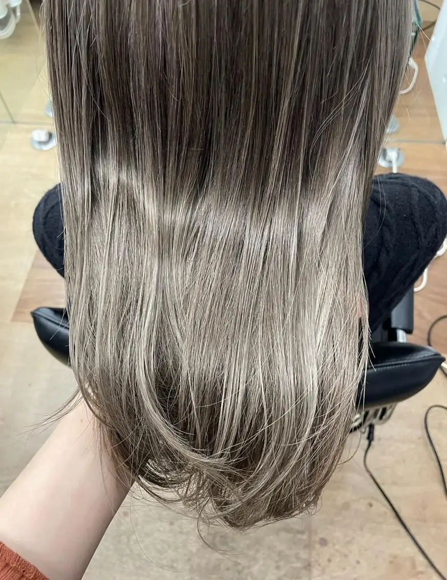 ロング カラー ブリーチ 似合わせカット ツヤカラー/和田陽向のヘアスタイル