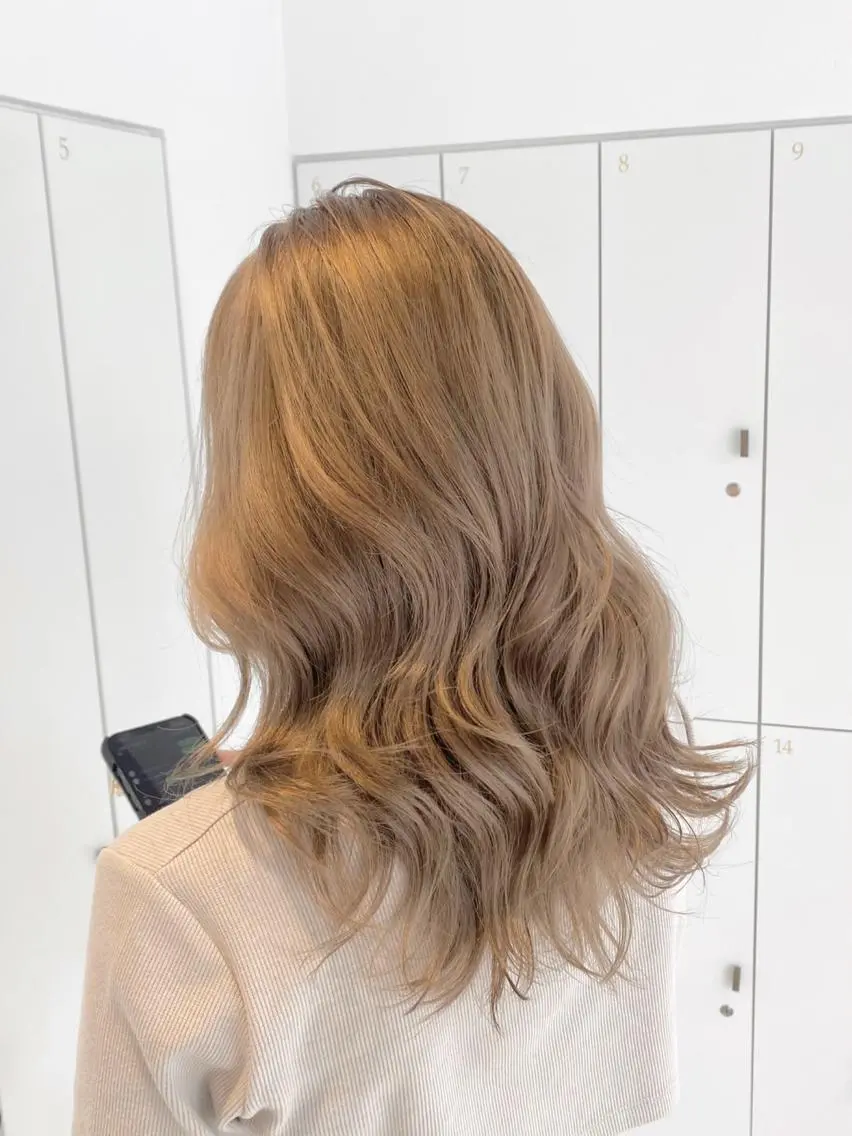ロング カラー ベージュカラー ミルクティーベージュ 6月NEWopen/ MINAMI🩶のヘアスタイル