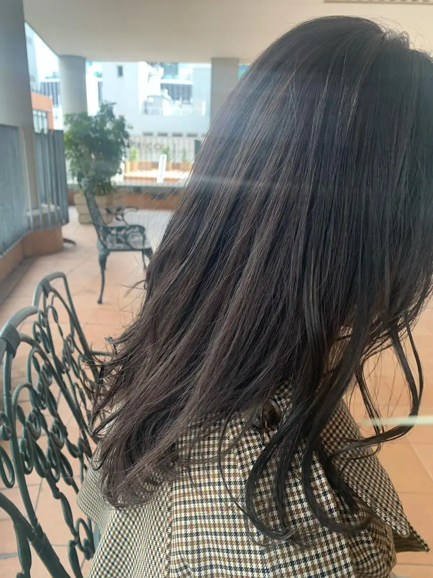 ミディアム アッシュ レイヤーカット 久保 明日香のヘアスタイル