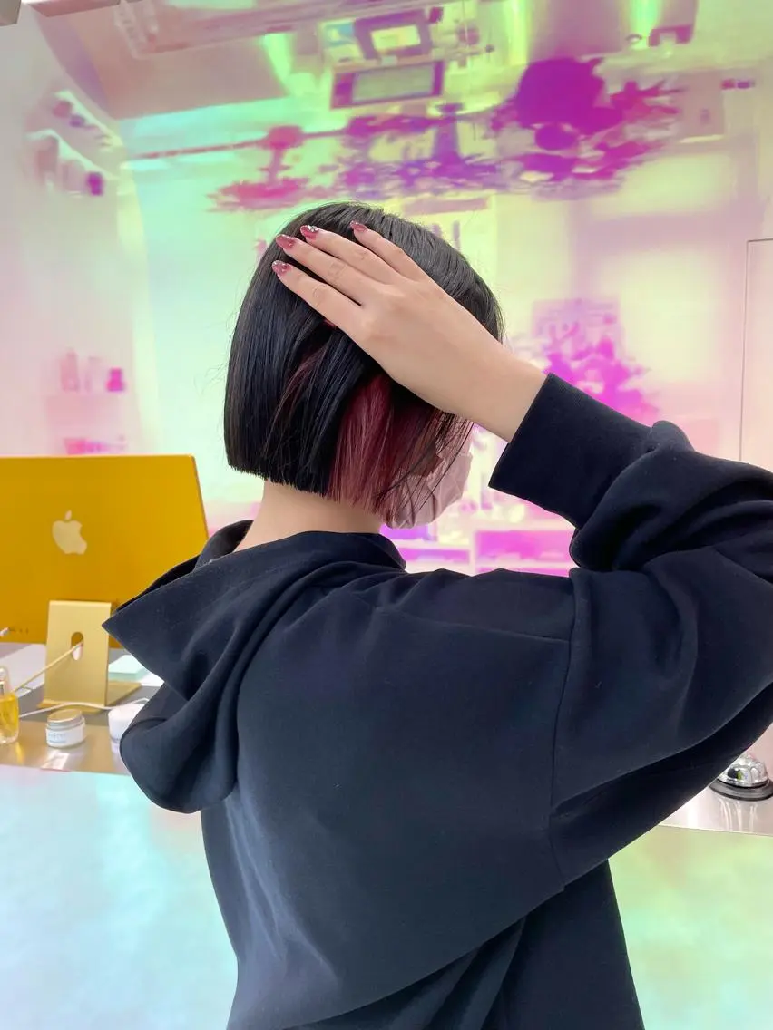 ショート カラー パーマ ヘアアレンジ メンズ キッズ ネイル マツエク・マツパ 切りっぱなしボブ イヤリングカラー レッドカラー ローズカラー ボブ KANAMI 🌏のヘアスタイル