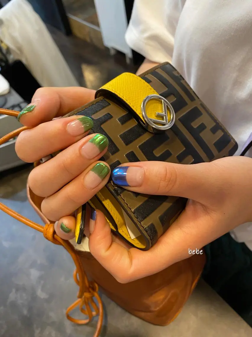 ネイル フレンチネイル ミラーネイル Ann nailのネイルデザイン