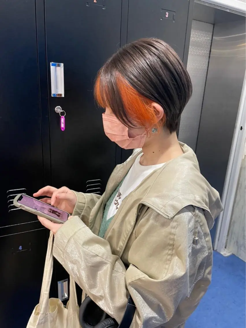 カラー white.梅田 デザインカラー🦄のヘアスタイル