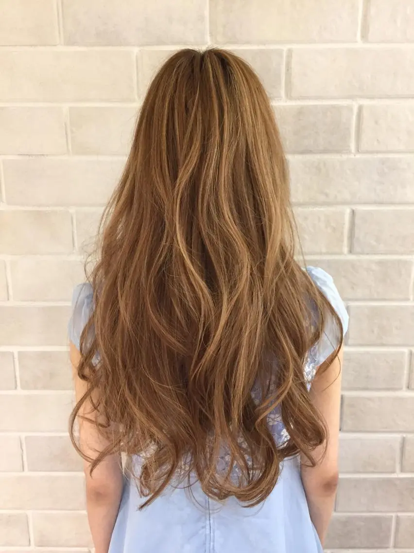 ロング カラー ベージュカラー ブリーチ ハイライトカラー ハイライト ヘアカラー 湯田実津希🤎 ﾐﾙｸﾃｨ専門のヘアスタイル