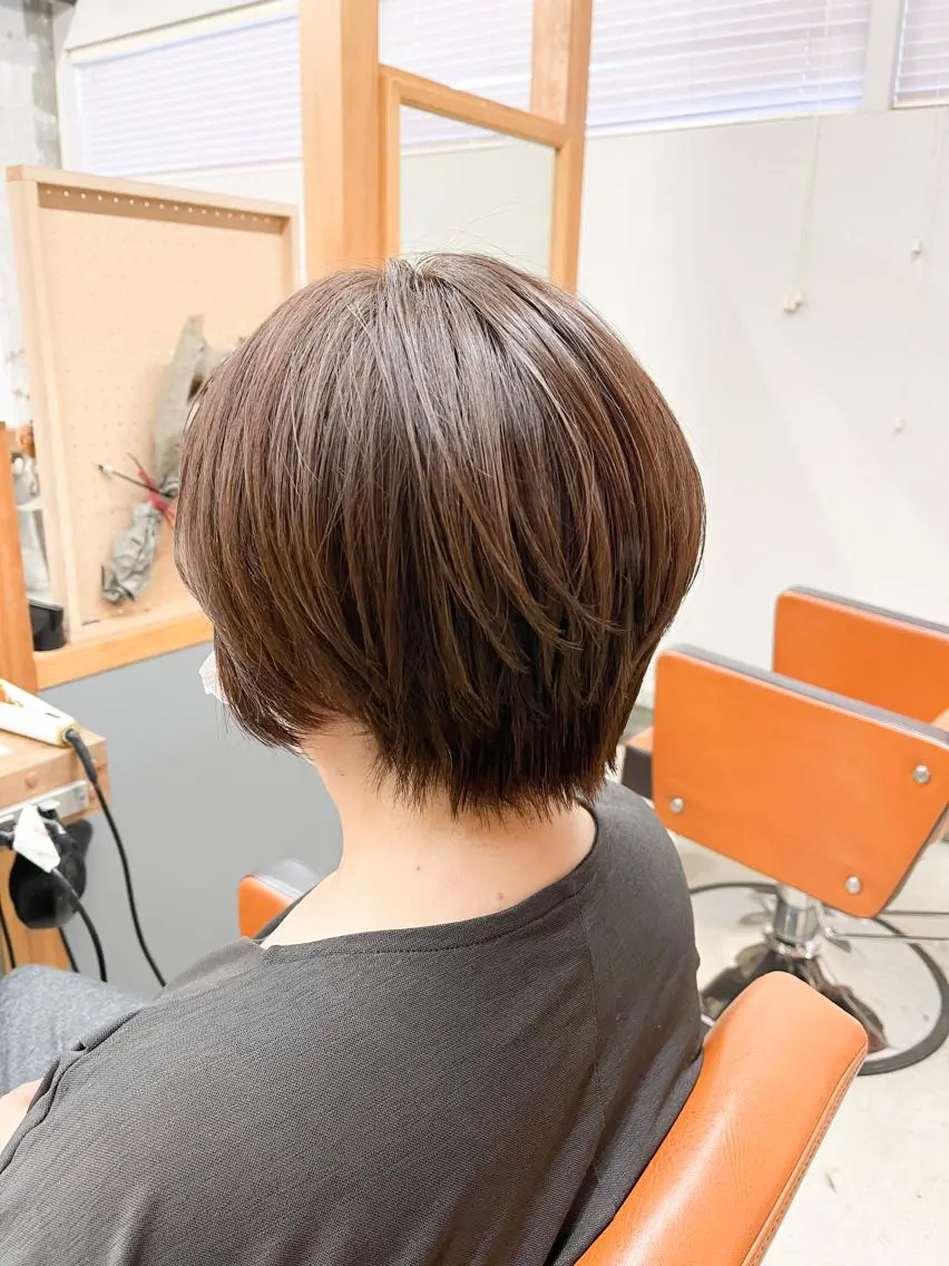 ショート カラー パーマ ヘアアレンジ メンズ キッズ ネイル マツエク・マツパ センターパート メンズインナーカラー アディクシーカラー ボルドーカラー ダブルカラー カット ヘアカラー トリートメント 角床直哉 カラーカットNO 1のヘアスタイル