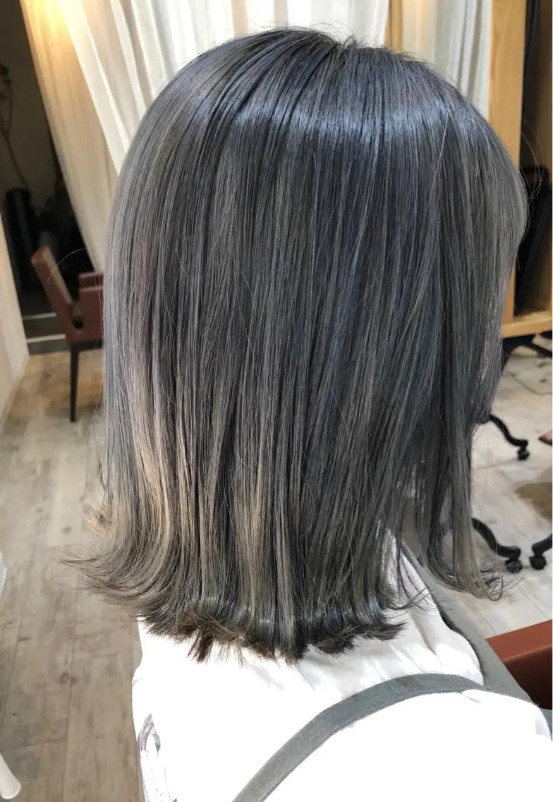 ミディアム カラー サワタ ミサのヘアスタイル