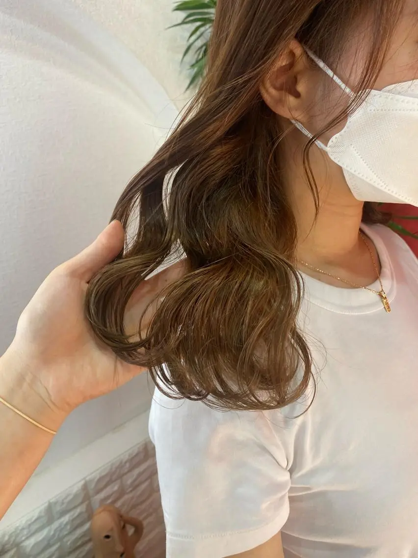 セミロング 大久保 愛のヘアスタイル