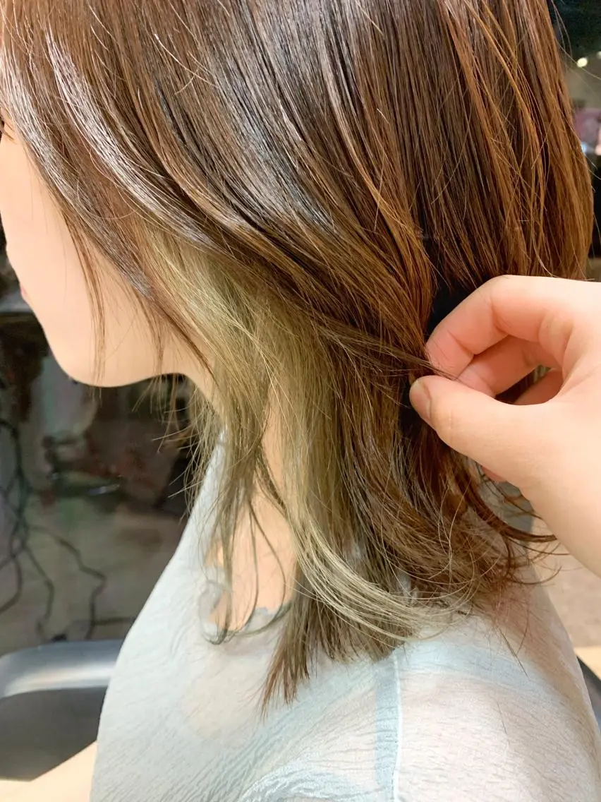 セミロング カラー ベージュカラー 透明感カラー イヤリングカラー マルナ本店 ペコのヘアスタイル