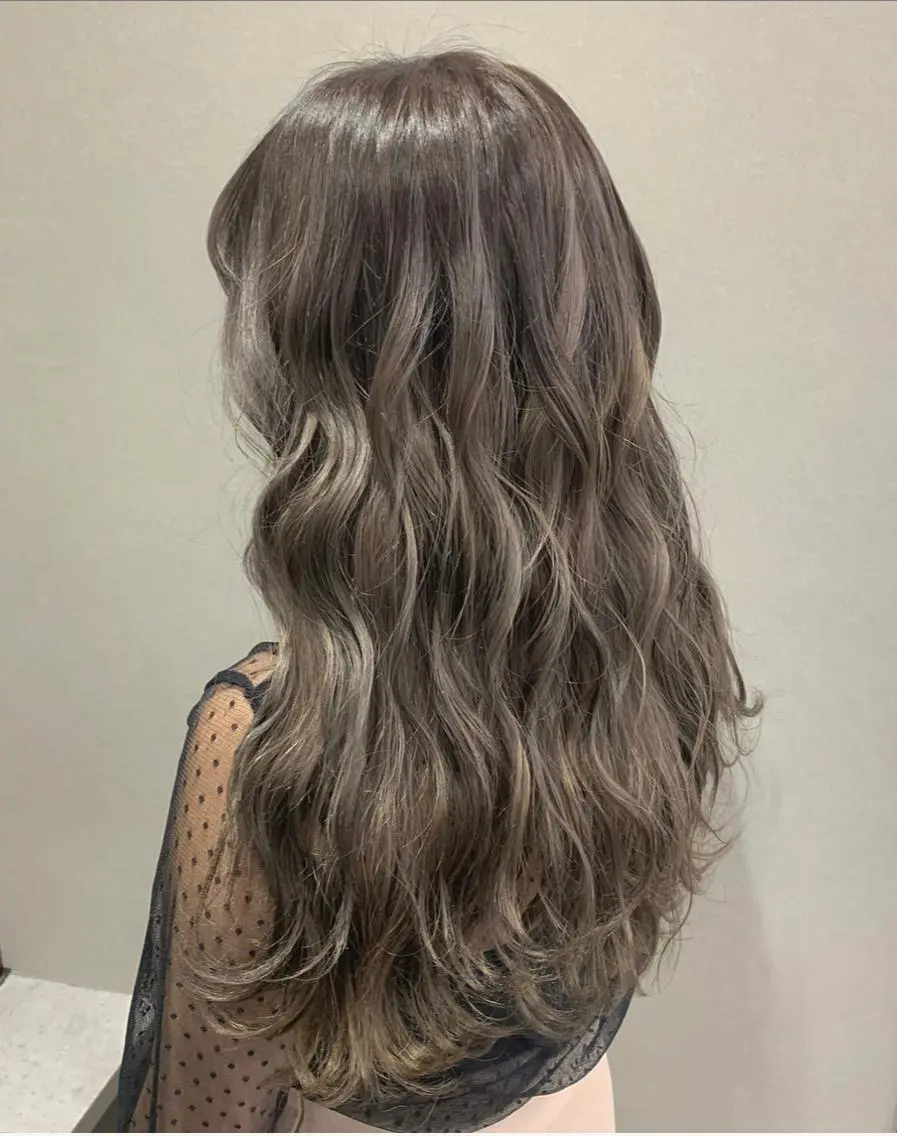 ロング カラー ベージュカラー グレージュ 浦野 剛志のヘアスタイル