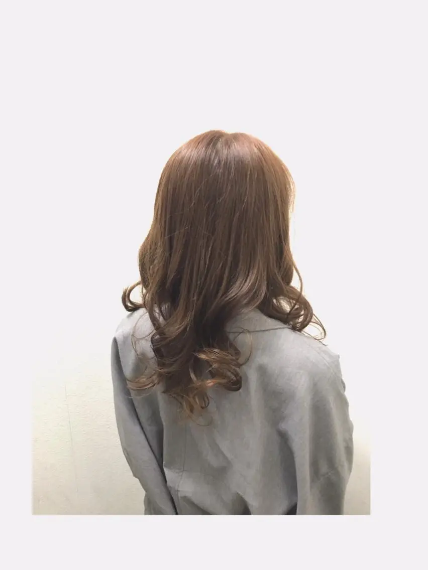 セミロング カラー shi hoのヘアスタイル