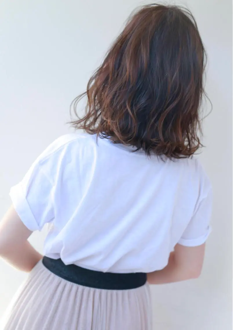ミディアム カラー パーマ ミディアムパーマ ベージュカラー ラテベージュ ヘアカラー トリートメント ツヤ髪になりたい方へ 🩷柴田知亜希のヘアスタイル