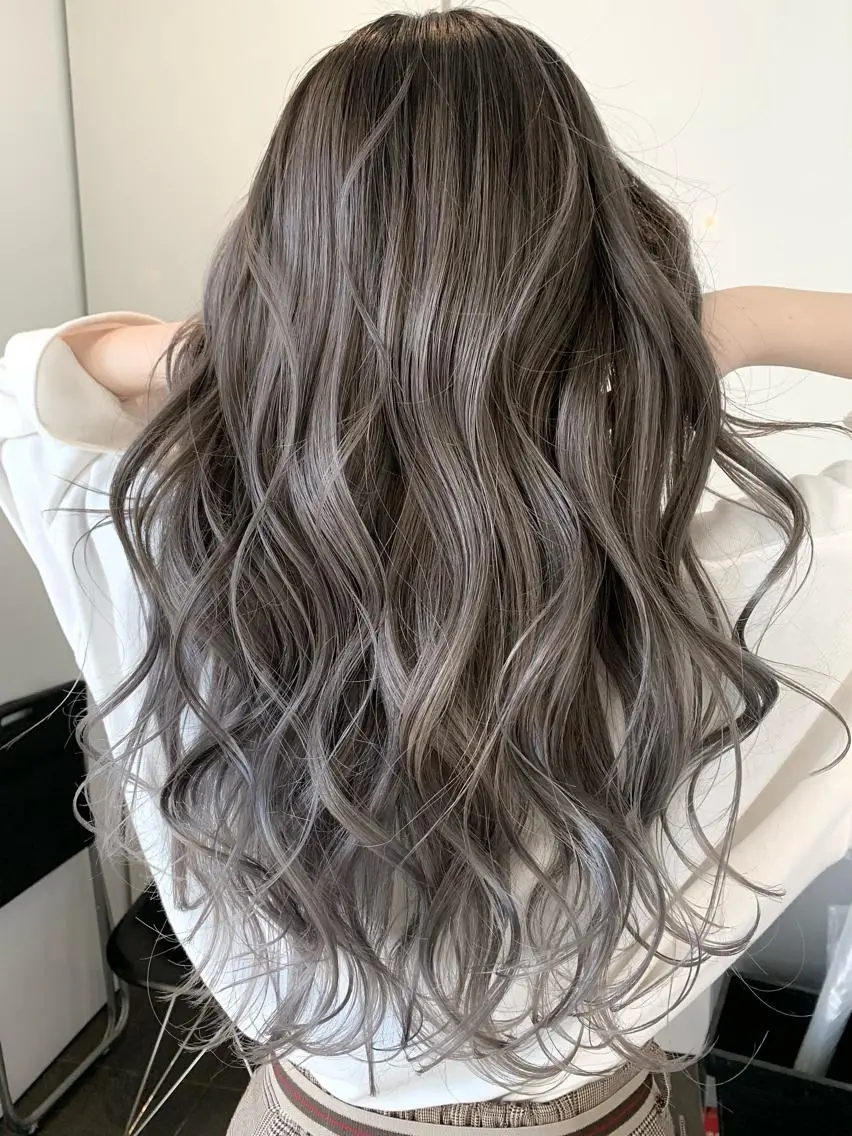 ロング カラー ヘアアレンジ ベージュカラー グラデーションカラー ハイライトカラー くせ毛 外国人風カラー 阿部 圭悟のヘアスタイル