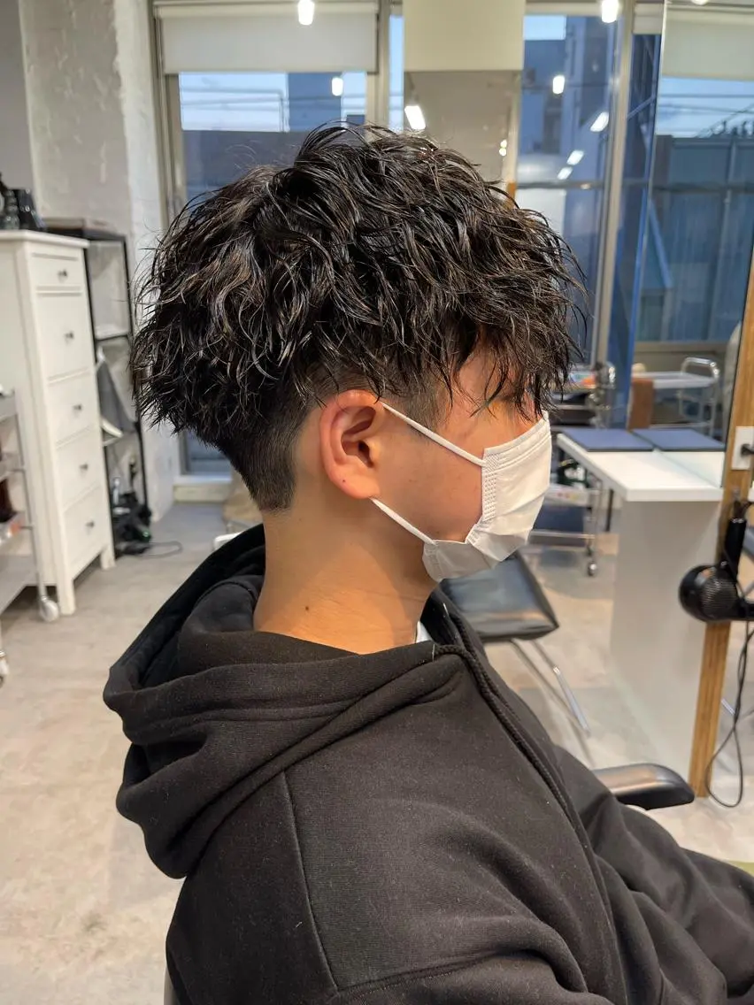 パーマ メンズ ビジネス センターパート マッシュ メンズパーマ 学生(メンズ向け) カット パーマ トリートメント ショートヘア原宿 fifth コシのヘアスタイル