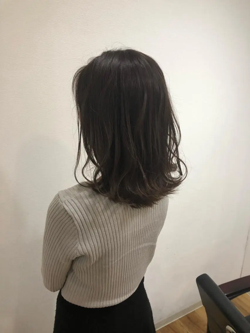 ミディアム カラー カット ヘアカラー トリートメント ブリーチ特化 梅田本多翔のヘアスタイル