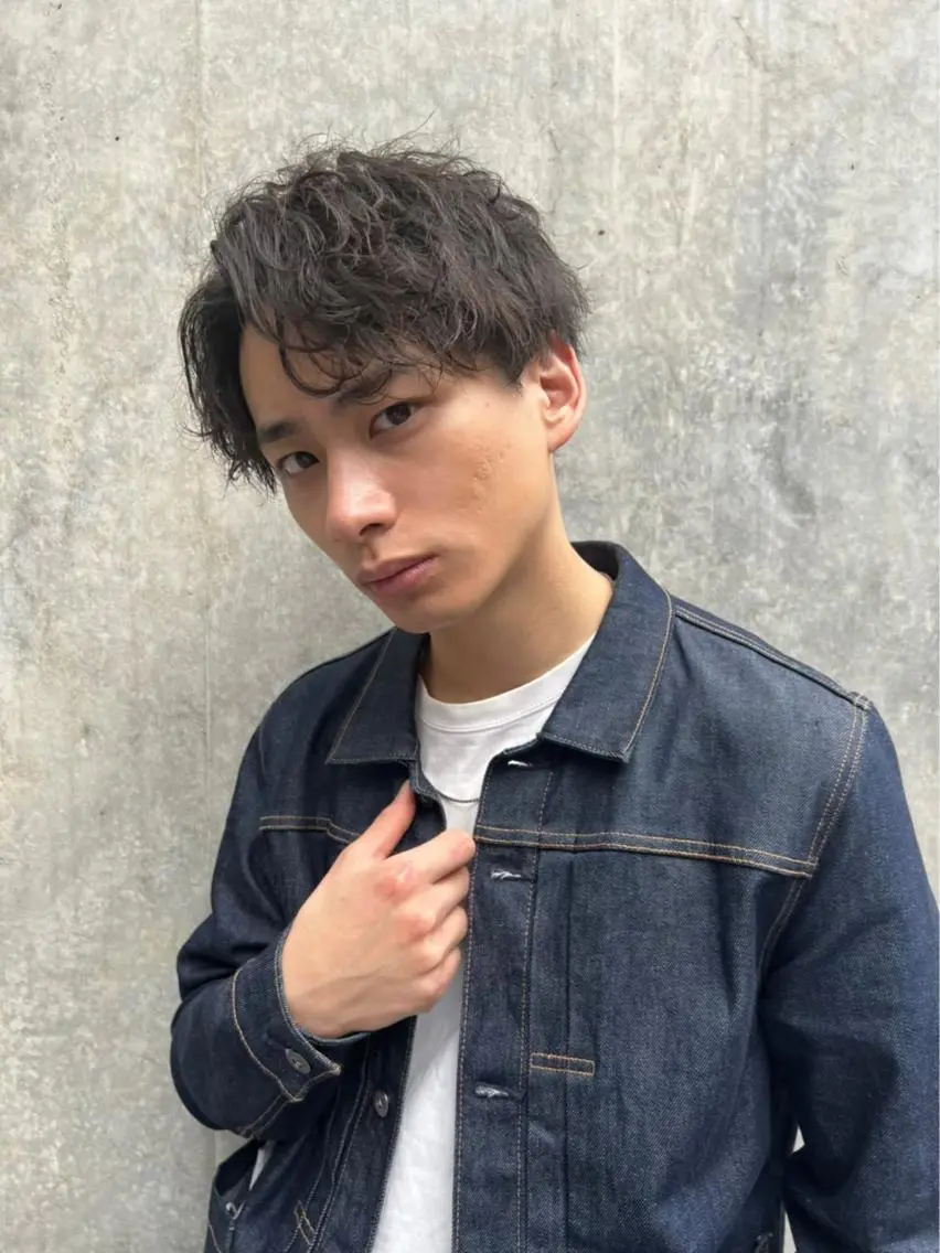 カラー メンズ 艶ハイトーン🌈 ユウトのヘアスタイル