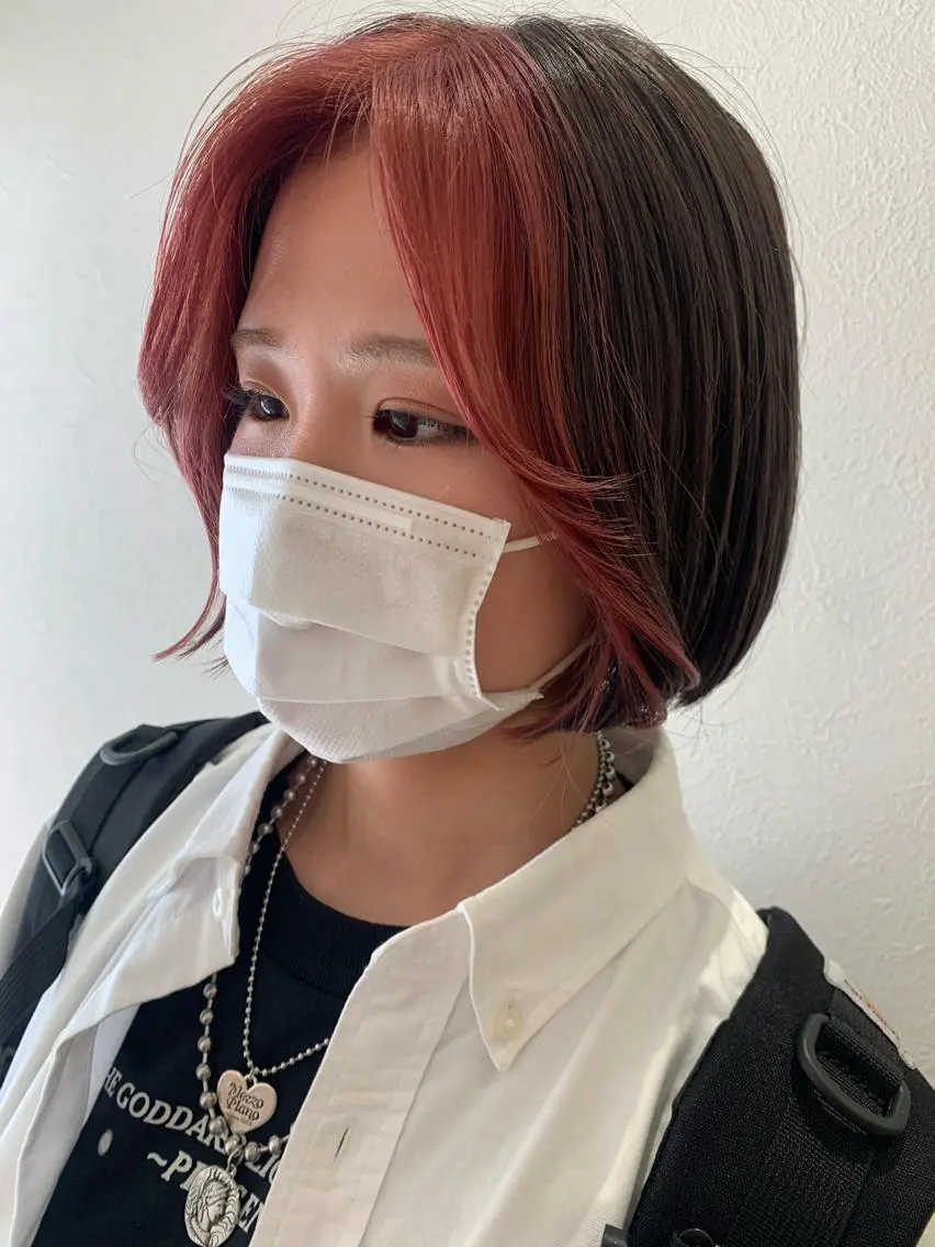 ショート カラー ミストバング ブリーチ  フェイスフレーミング ピンクカラー レッドカラー カット ヘアカラー トリートメント hubhair レイヤー/透明感のヘアスタイル