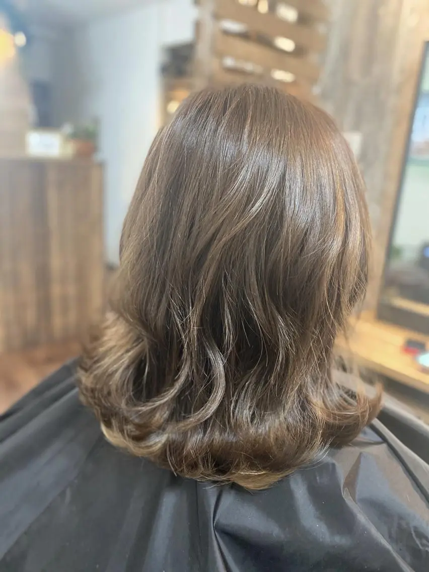 ミディアム カラー ヘアアレンジ カット ヘアカラー トリートメント Luzir⭐︎ GEN⭐︎のヘアスタイル