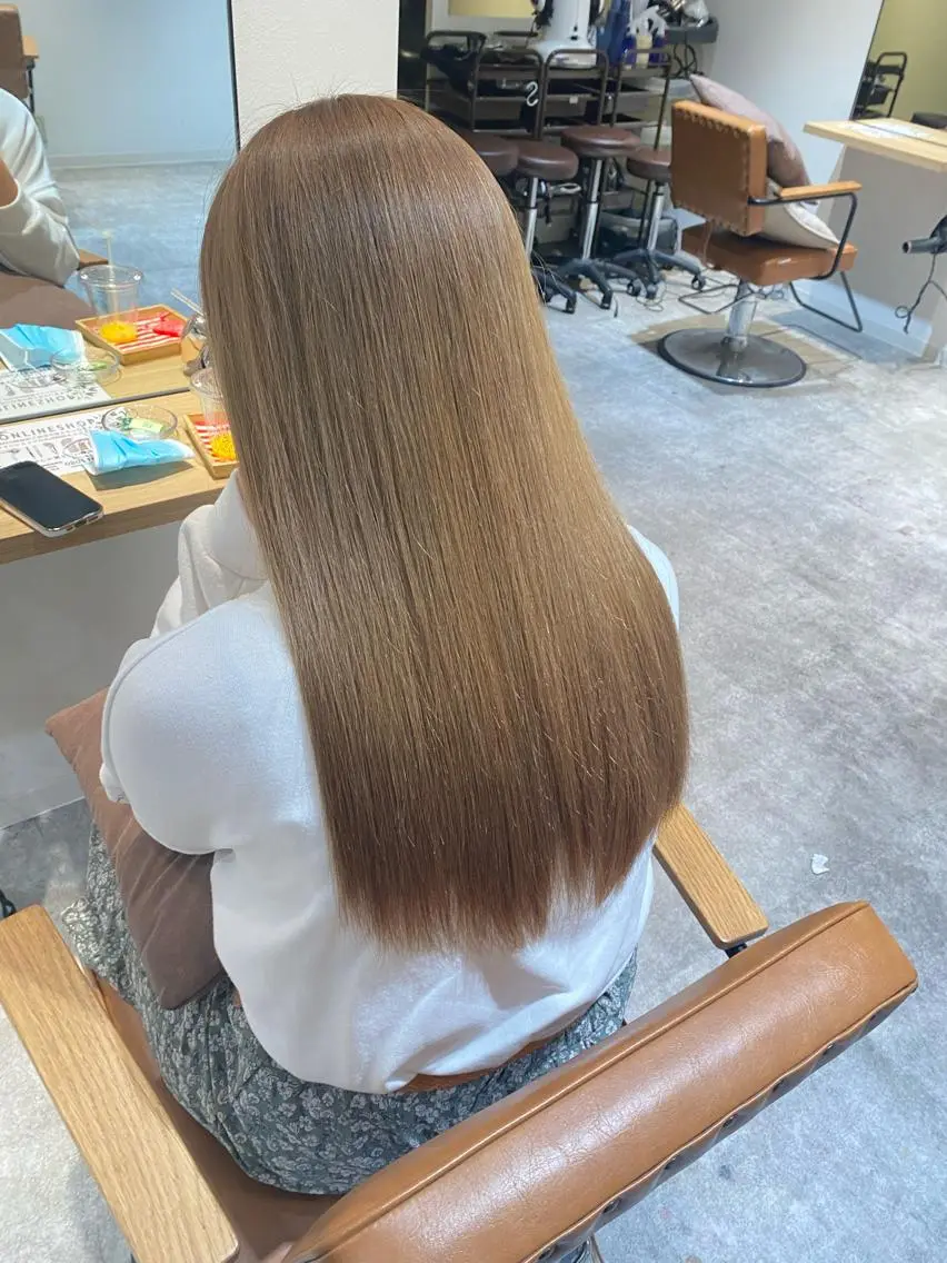 ロング カラー ベージュカラー ブリーチ ケアブリーチ 透明感カラー 卒業式のヘアスタイル オスズ 🎀´-のヘアスタイル