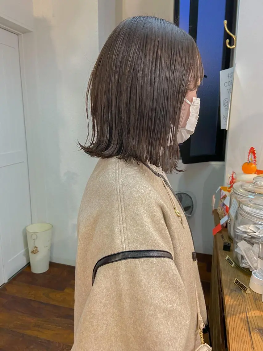 ミディアム カラー アッシュ ケアカラー 透明感カラー ハイライトカラー ハイトーンカラー 岡本康平/ボブ/ブリ ーチ/酸性ストレートのヘアスタイル
