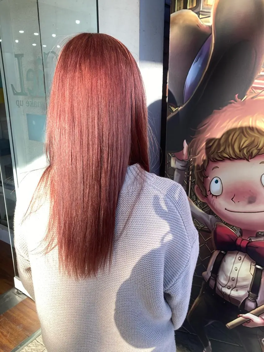 カラー 安永 里帆のヘアスタイル