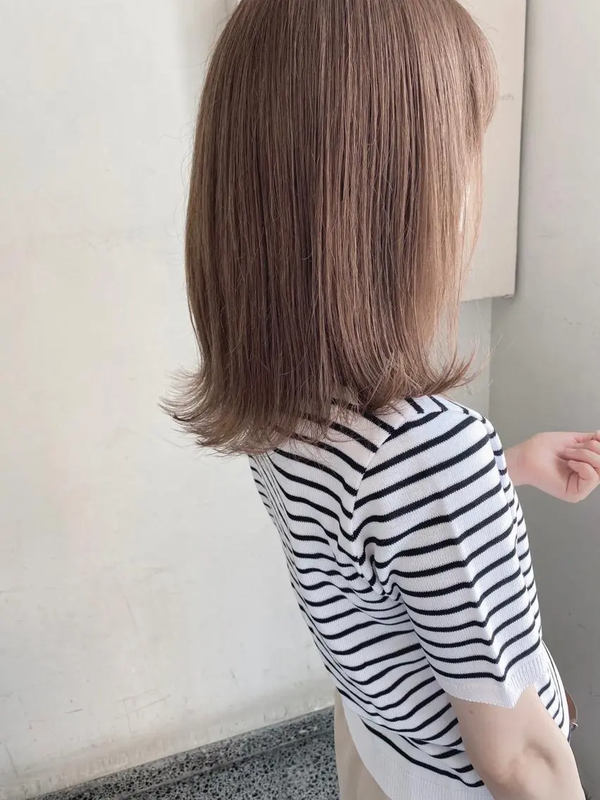 セミロング カラー ベージュカラー ブリーチ ブリーチなしカラー レイヤーカット✂️ 横浜No1♡下鳥翔子のヘアスタイル