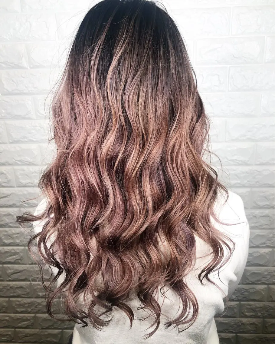 セミロング カラー 西本 夏美のヘアスタイル