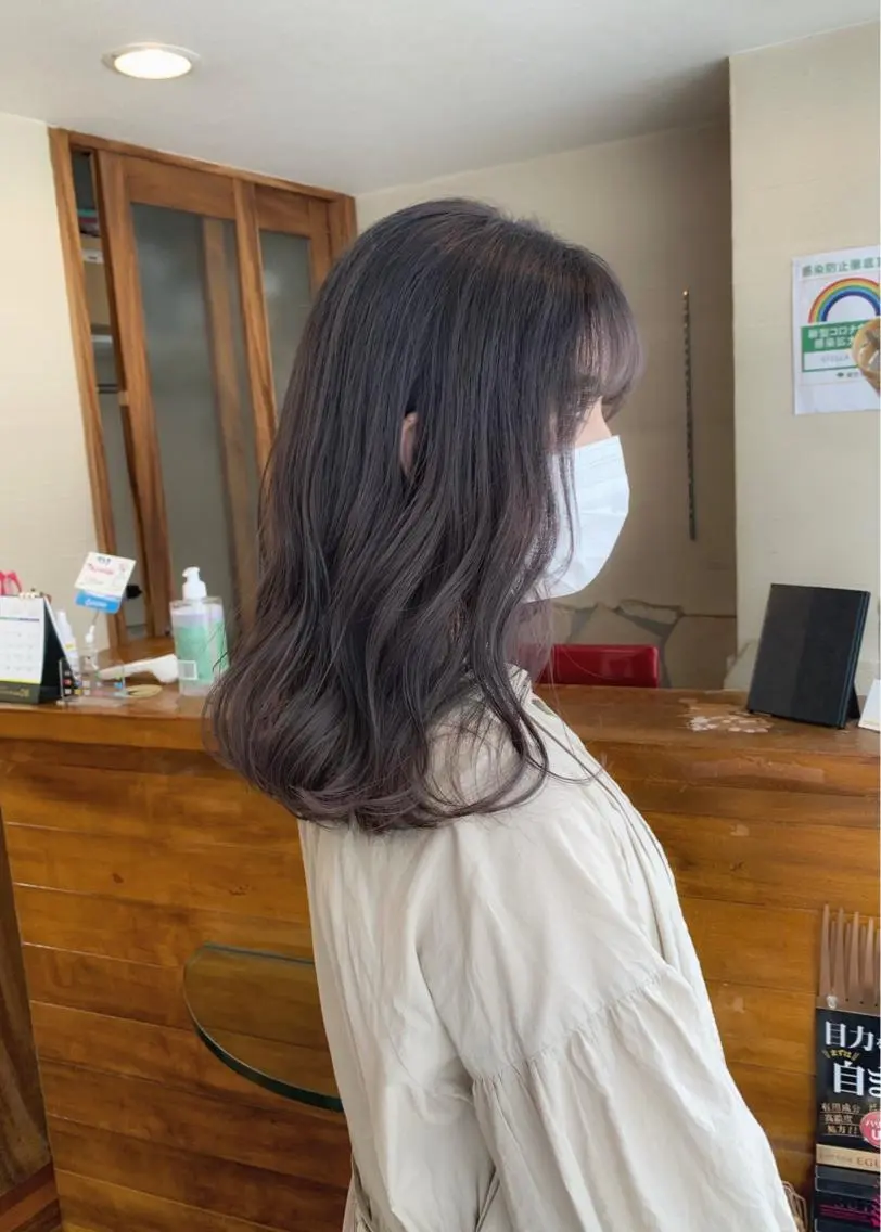 ミディアム カラー グレージュ ラベンダーカラー ラベンダーグレージュ ラベンダーグレー ヘアカラー トリートメント 矢野 晃平のヘアスタイル