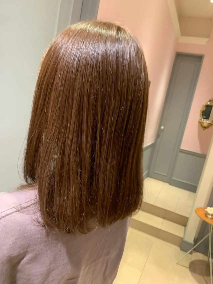 ミディアム カラー ベージュカラー ミルクティーベージュ 上野 七奈穂のヘアスタイル