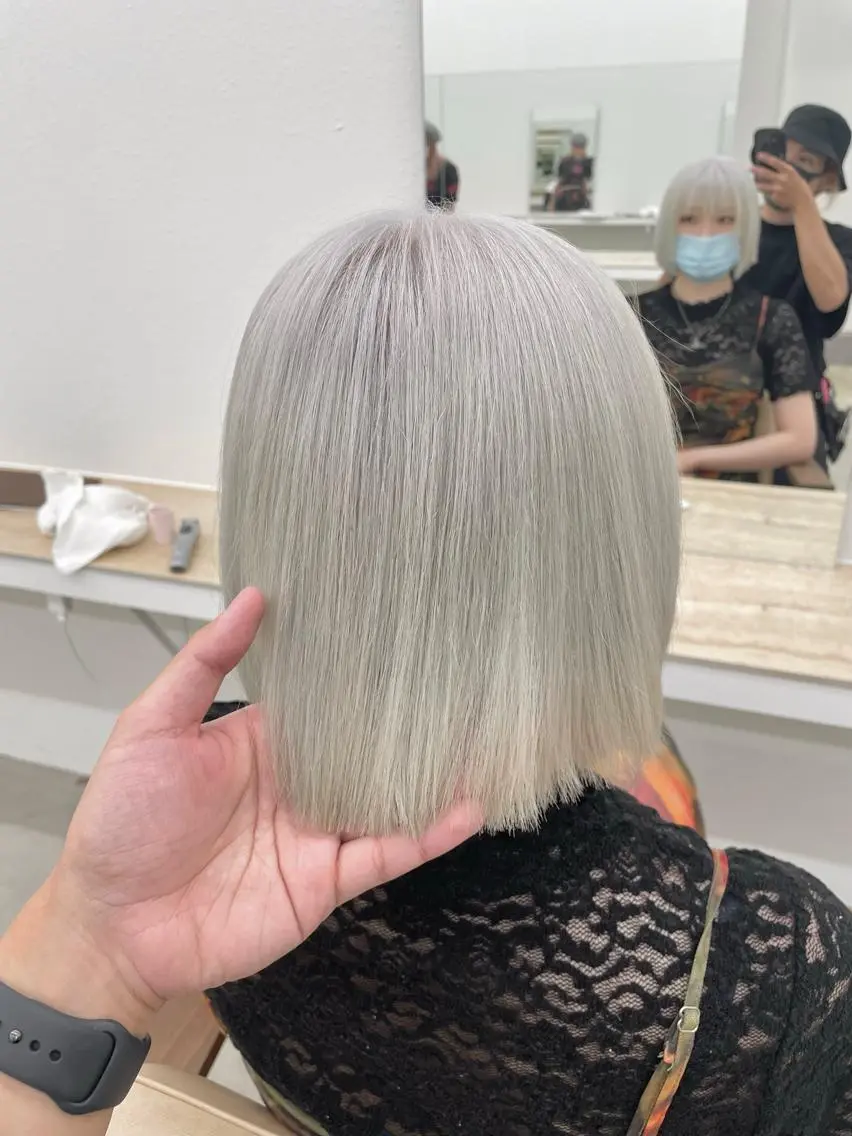 ミディアム カラー ✅ケアブリーチ✅ トヨオカ ノブヒデのヘアスタイル