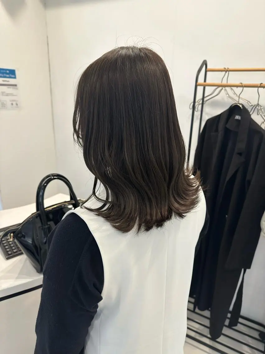 セミロング カラー 栄/平日限定✨ REIRIのヘアスタイル