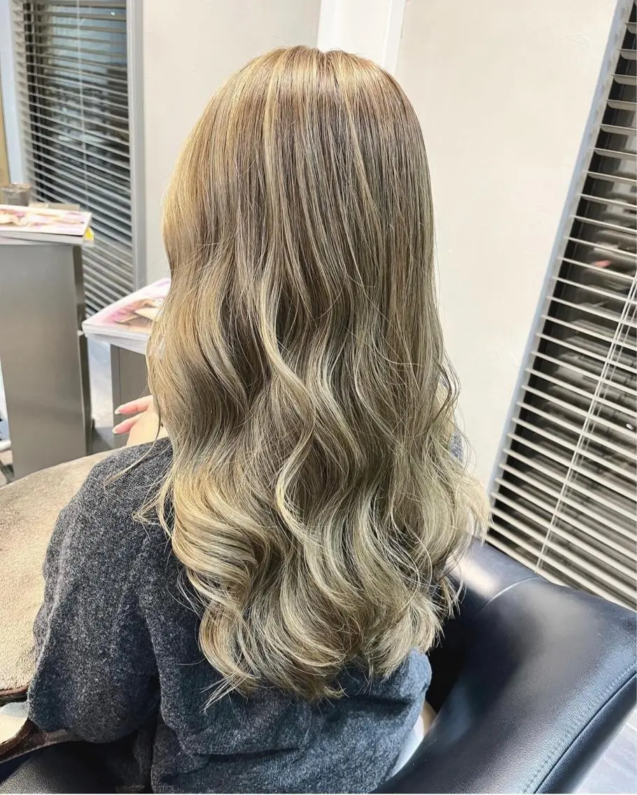 ロング 秋田 峻のヘアスタイル