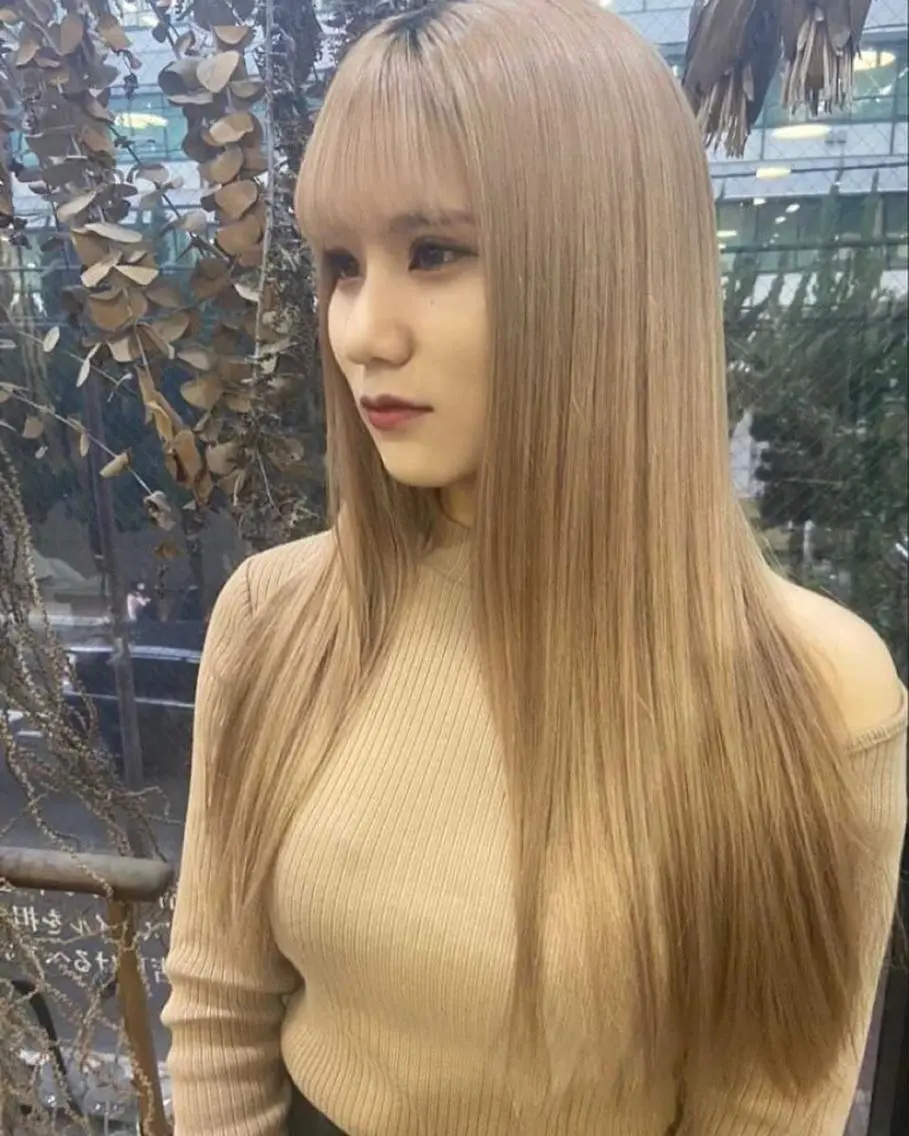 ロング カラー ベージュカラー ブリーチ ハイトーンカラー ハイトーンベージュ ロング 松尾太樹 【pia】福岡美容室のヘアスタイル