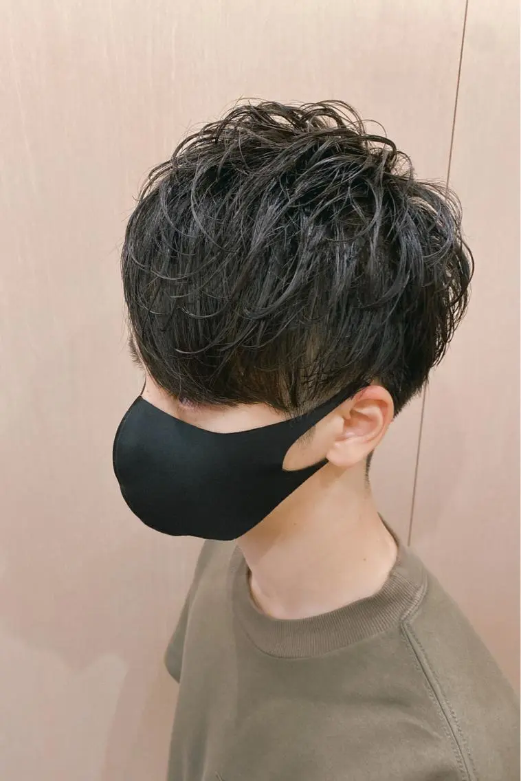 ショート パーマ メンズ 山田 哲平のヘアスタイル
