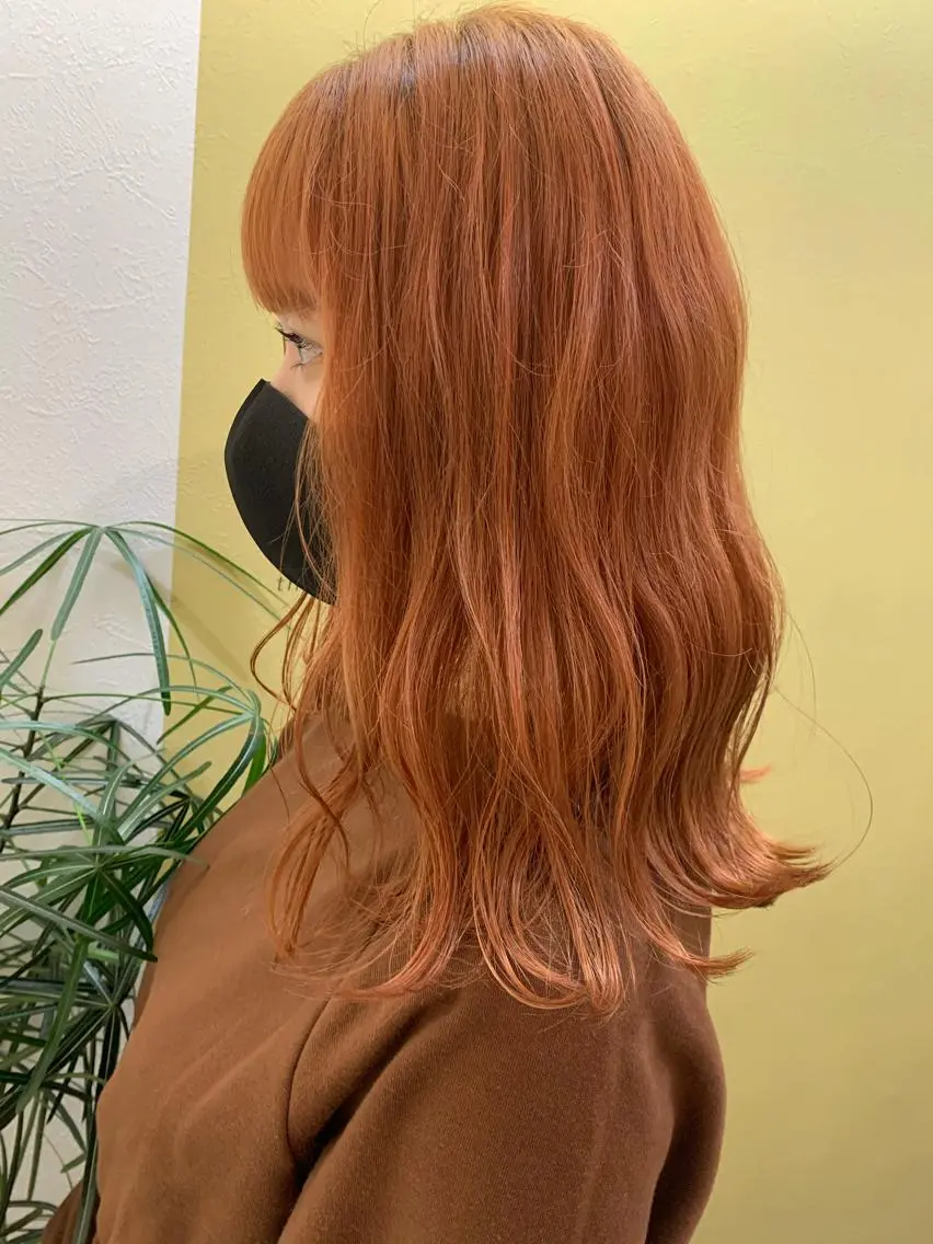 セミロング カラー ブリーチ オレンジ カット ヘアカラー トリートメント hubhair レイヤー/透明感のヘアスタイル
