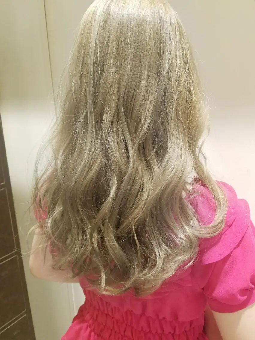 カラー ロング 辻 竜也　のヘアスタイル