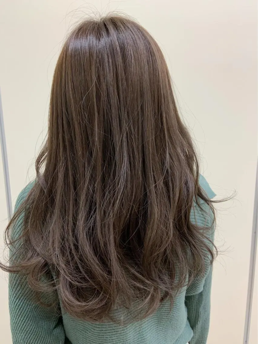 セミロング カラー グレージュ ハイライトカラー ハイライト 田町駅徒歩5分 🌼fumiのヘアスタイル