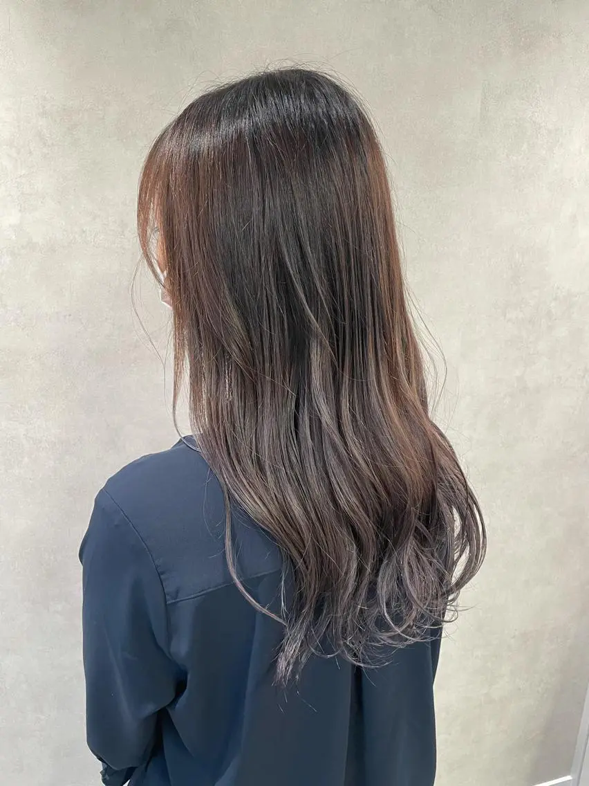 ロング カラー イルミナカラー 透明感ハイライト◎ 伊藤夏海のヘアスタイル
