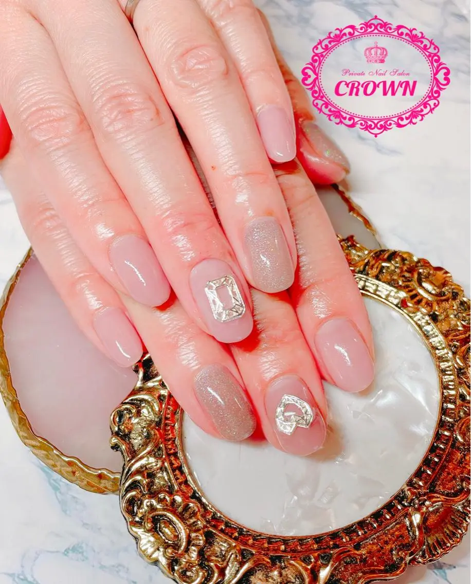ネイル ハンドネイル CROWN プライベートサロンのネイルデザイン