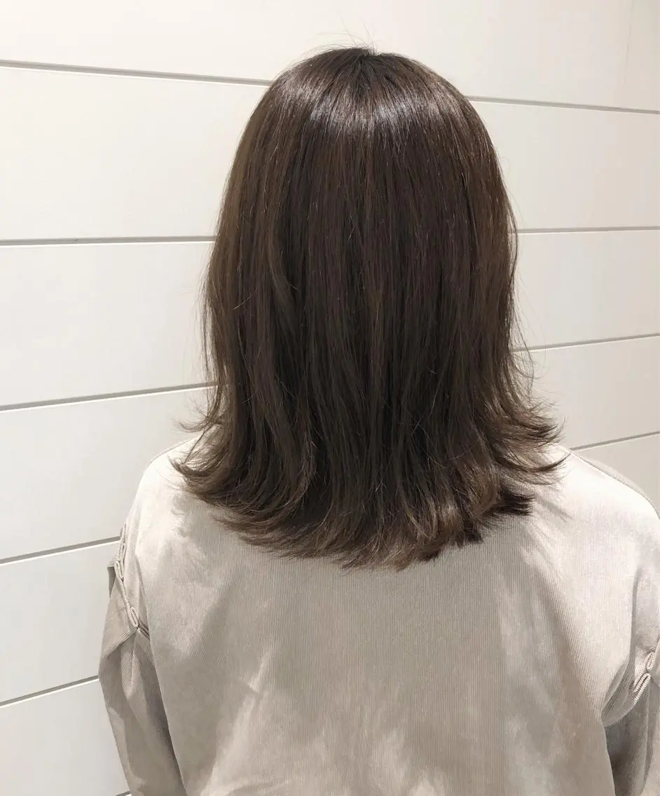 ミディアム カラー グレージュ 🍊新宿南口🍊 ERINAのヘアスタイル