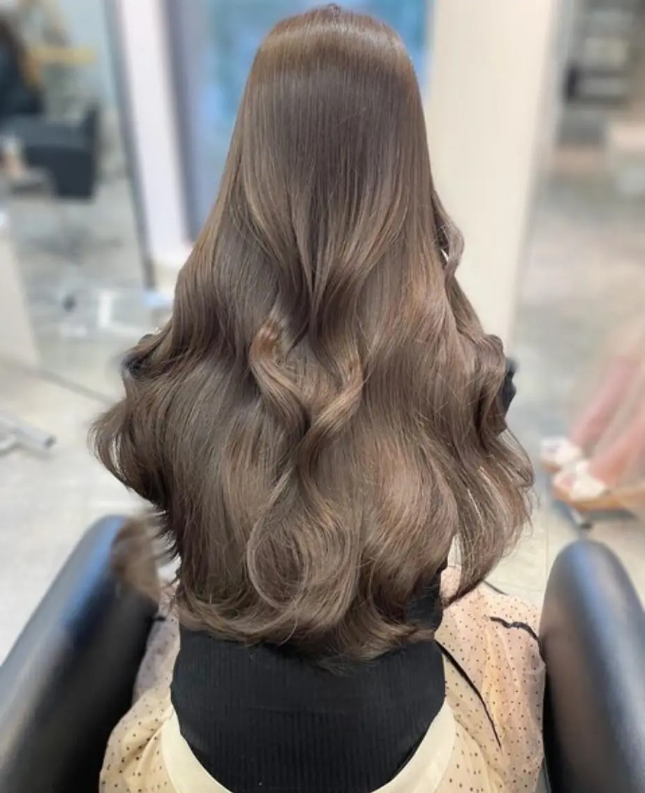ロング ヘアカラー LINDOTOKYO 梅田店のヘアスタイル