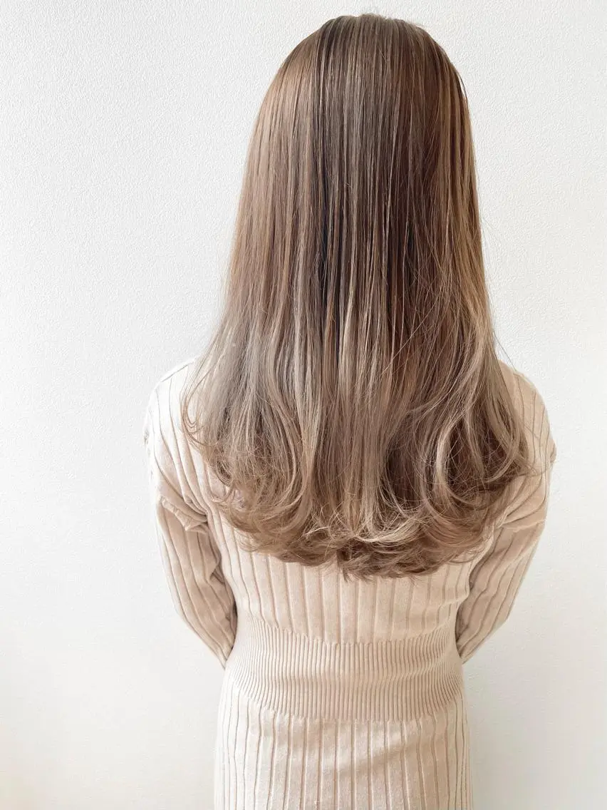 ロング ヘアカラー MYRTLE TSUNODAのヘアスタイル